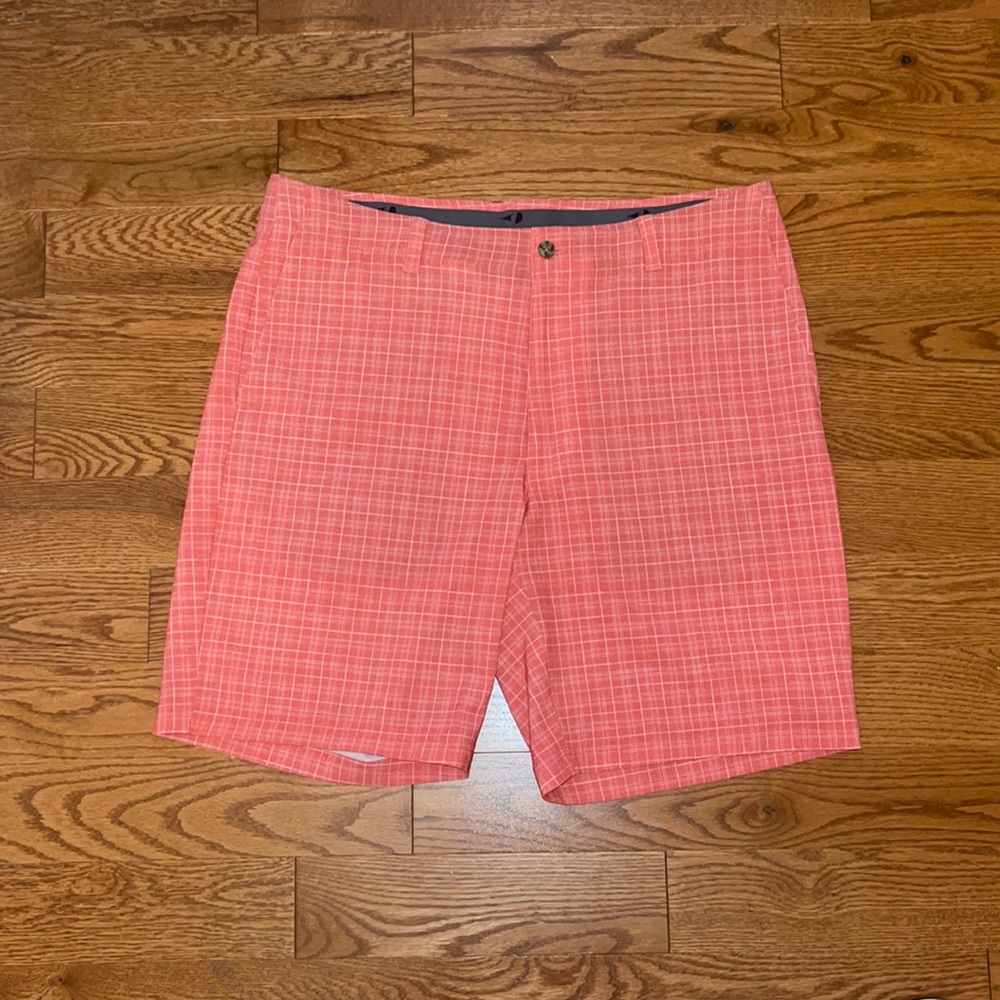 Men’s coral plaid checkered golf shorts